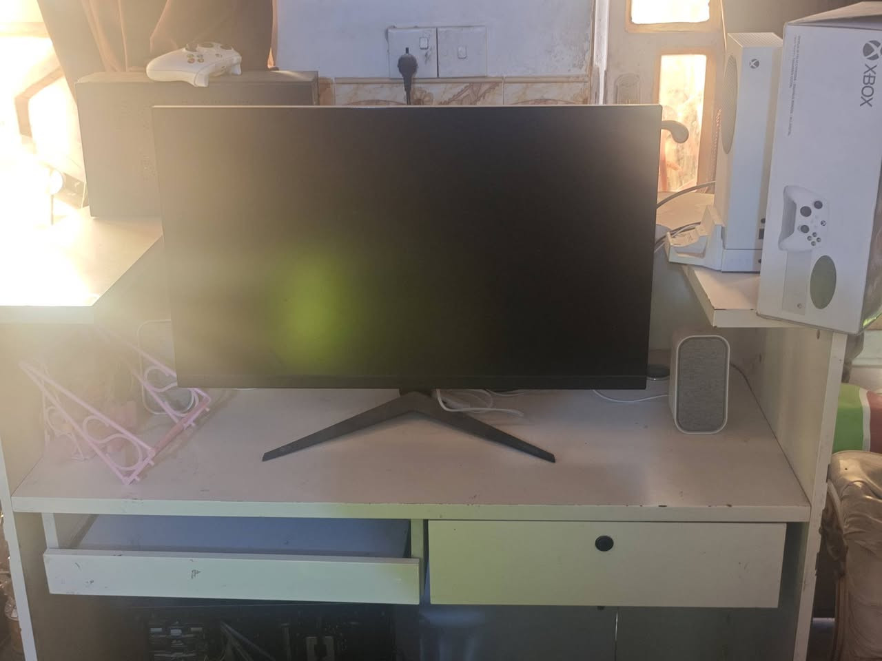 اكس بوكس سيرز اس
سعر 320
.شاشه الجي 32 خاصه للالعاب 
معدل التحدث 180 هرتز 
معدل الاستجابه  0.3 ملي ثانيه 
الدقه 2k حقيحقي
سعر شاشه 325 الف 
 العنوان حله شارع 60
***********
