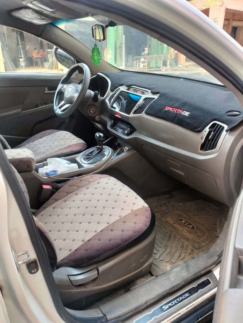 للبيع سبورتج 11 دهوك مسطره 
3 قطع صبغ خلفي سياره بسمن مكان سماح خلف البنزيخانه  المشاعل
سعر 123 قفل 
***********
***********
