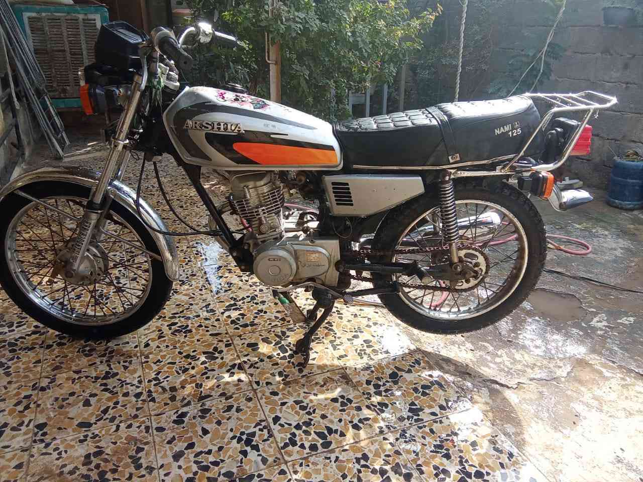 السلام عليكم شباب 
دراجه لبيع موديل 20اوراق اصولي اوراق بجيس 
كوت شارع النفط 
*********** اعيد انشر سبب الوعود الكاذبه
