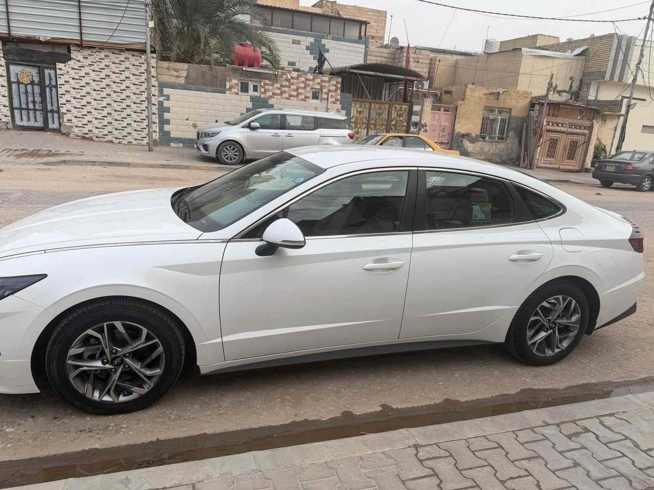 سوناتا 2020 خليجي كفاله عامه لا صبغ ولا تبديل ولا بارد عدا مكانين كارت شوف العين 
سياره جديده كلش گير مكينه تبريد كله شرط ماشيه 71 الف
السعر 165 وبيها مجال قليل
للاستفسار الاتصال 
*********** Singapore
