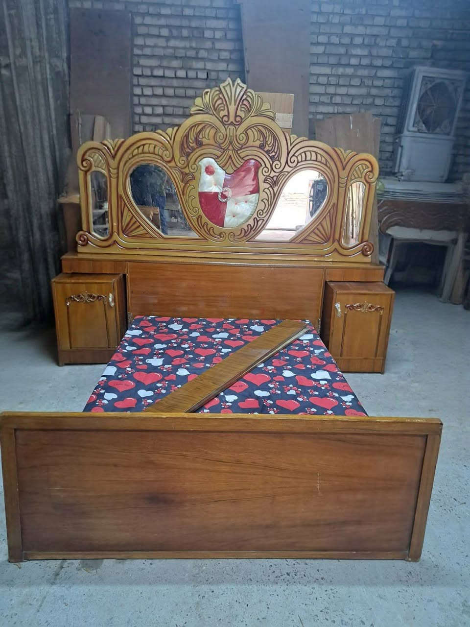غرفه صاج من الطراز الحديث غرفه متكون من ٥ ابواب وملحق كل باب مستقل عن الثاني الظهر جرجوبه براغي غرفه    كامله من جاهزة  من الصبغ للمفتاح فول نظافه يعني متصرف ولا الف السعر ٥٠٠ مكانها بغداد اكو توصيل بكروة الشراي يراسل الصفحه


**إذا كنت صاحب هذا الإعلان وتريد حذفه لأي سبب، رجاءا أرسل رسالة إلى الدعم الفني**