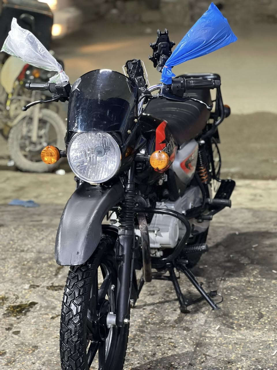 يا الله سلام عليكم شباب دراجه بوكسر مديل 23مكفوله مرقم تحويل ثاني يوم عنواني بغداد الكراده للتصال (***********)
