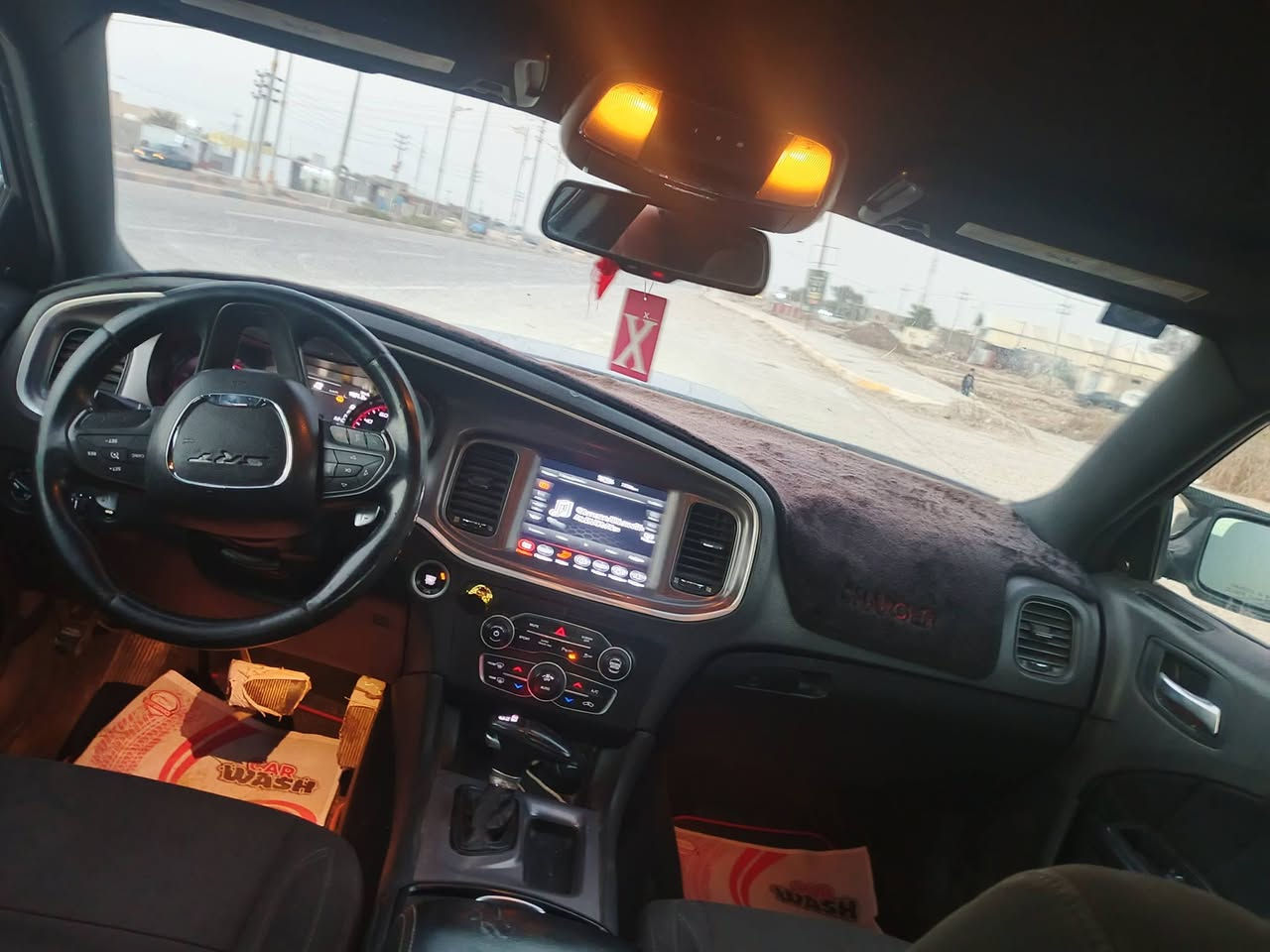 جارجر ال2019وارد امريكي حادث ب لدعاميه شوي ب الجاملغ بالعراق صارت بيها صفحه طخه انصبغت الصفحه فقط وشويه ب القماره كد چف الايد مكاني واسط الصويره رقم بغداد تحويل ثاني يوم السعر..165 وبيها مجال السياره فول مواصفات ما عدا الفتحه  السياره 6سلندر مراوس حسب القناعه (***********)***********)هذا رقم مكفوله من الشواصي والدواخل
