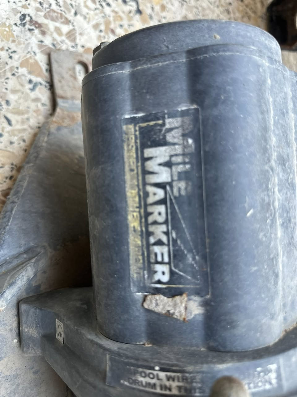 السلام عليكم دعامية درع لاندكروز مع الونج
السعر 500الف 
***********
