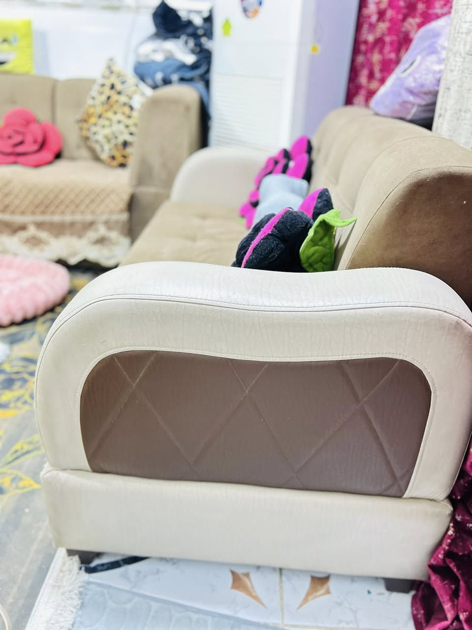 سلام عليكم ديوان جداً نضيف احبه من الصوره سعره 700وبي مجال ‭0787 187 5781‬
