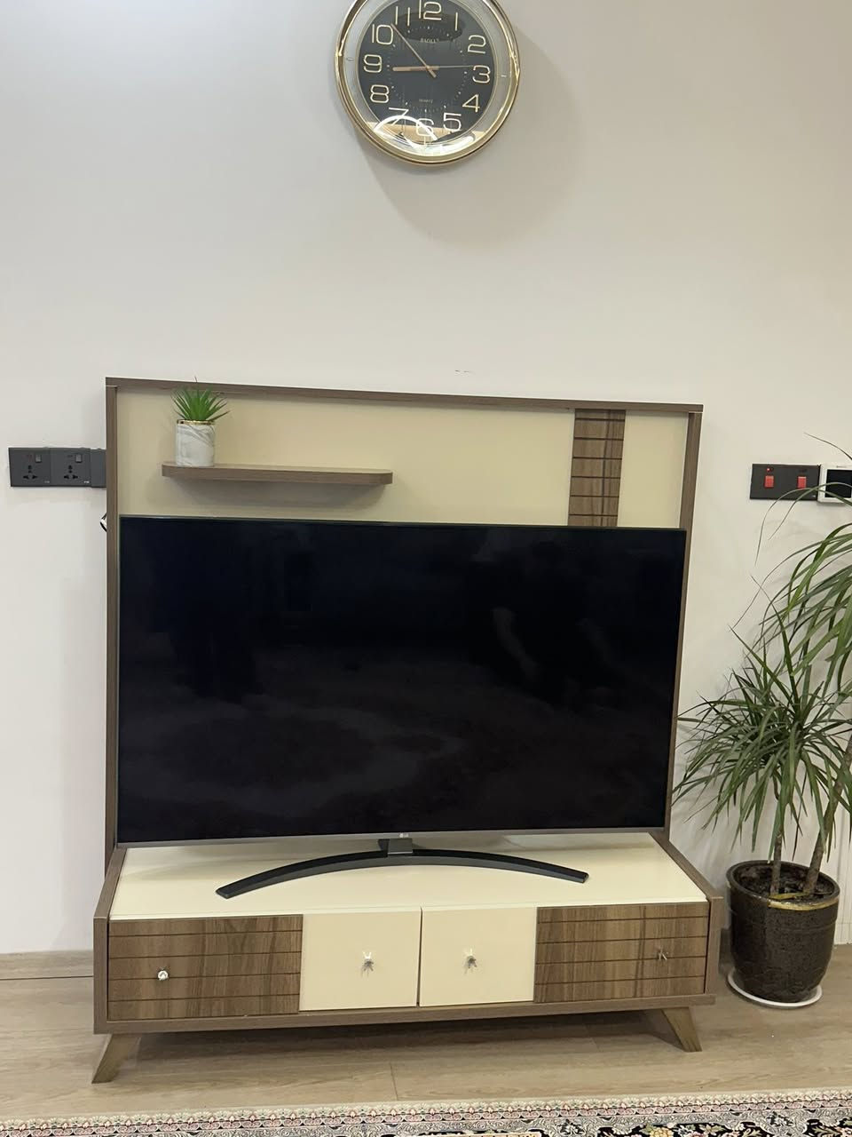 سڵاو مێزی TV
100 هەزار مەعامەلەشی تێدایە


**إذا كنت صاحب هذا الإعلان وتريد حذفه لأي سبب، رجاءا أرسل رسالة إلى الدعم الفني**