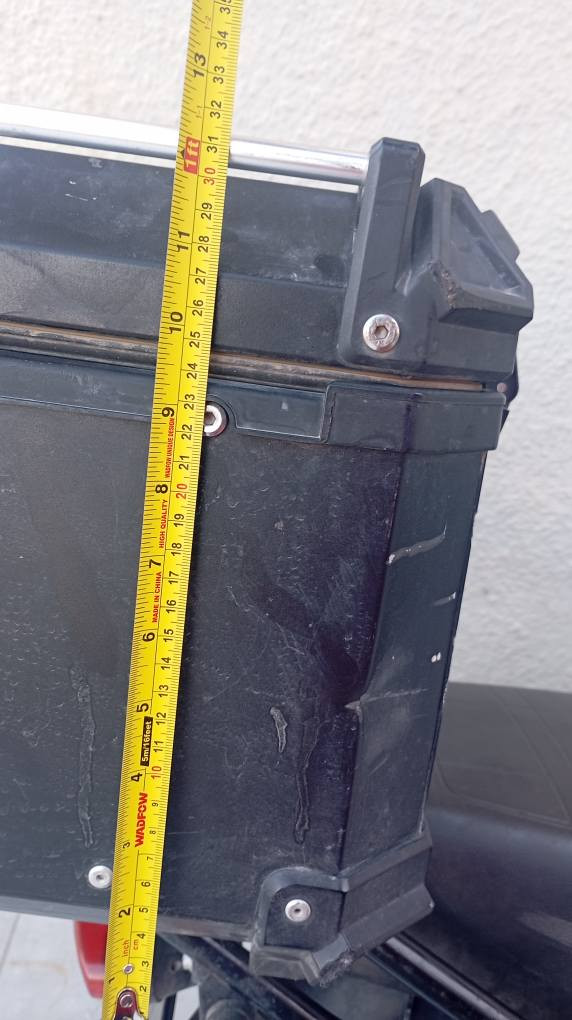 الرقم: ***********
الموقع: حي الجامعة
صندوك نظيف مقفل 
للي يفيده يتصل بي مجال بسيط للشراي مو شراي لا تتواصل تتعبني وما تحصل شي بغداد, العراق
