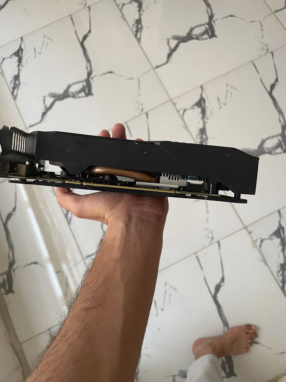 كرت شاشه GTX 1660super OC
براند Asus
أقصى درجة حرارة : 75 حرارة
مبدل معجون من براند Mx-4
وياه كارتونه + كرت الضمان
يحتاج منفذ طاقة 
السعر:150 الف 🔒 
وتوصيل بغداد (5) محافظات (6)
تواصل:-***********
