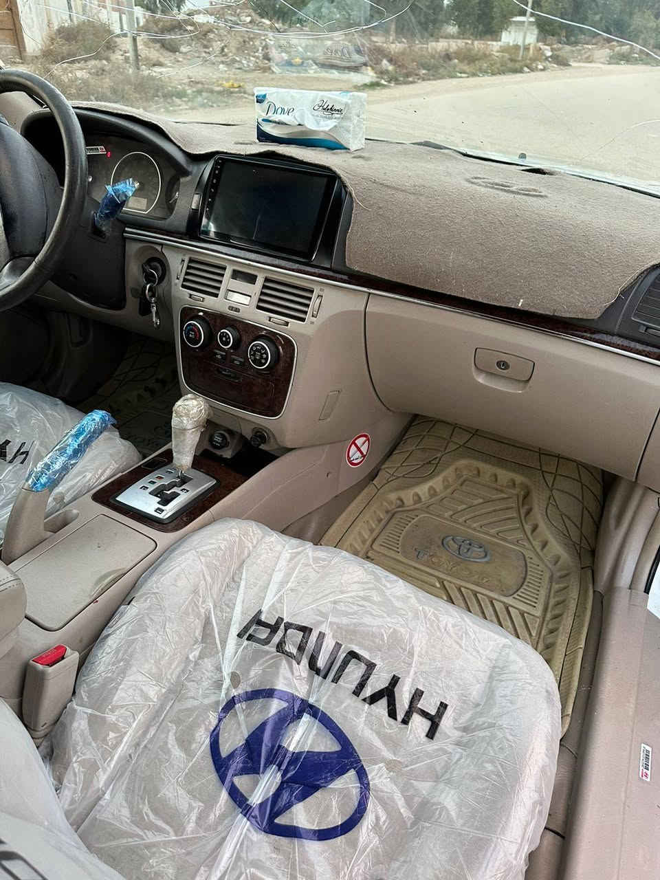 السيارة مصبوغه صبغ عام محركه ٤ سرندو السعر ٨٥ وبيه محال رقم تلفون ***********
