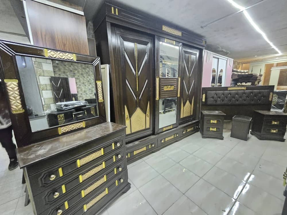 ⬇️غرفة نوم كاملة مع فرشة هدددية🎁🎁
🔥#فقط 4 مليون و450ألف💯
👈👈#وجيبا أأأذااا فيك_تجيبا👌👌
👈بس بدك تقلدنا #قلدنا صح
❤️الغرفة مؤلفة من 
✅ خزانة  صف دروج خشب كبس #عالشوح اجرين زان عرض240 غماقة خارجية60 سم_ وغماقة داخليه55سم
✅تخت مجوز #صندوق160×200
✅ كمدينة عدد2
✅ بيرو دروج +كرسي
🚚 يو
👈جد توصيل لباب البيت
👈 التواصل والاستفسار مسنجر 💥


**إذا كنت صاحب هذا الإعلان وتريد حذفه لأي سبب، رجاءا أرسل رسالة إلى الدعم الفني**