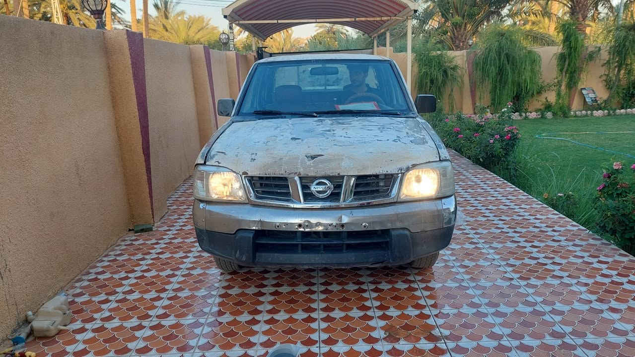 السلام عليكم
بيكب نيسان ٢٠٠٩ دبل قمارة 
داخل ماروني 
سيارة مزاد وزارة الداخلية
بيها محضر استلام 

السيارة محتاجة صبغ وشوية تفاصيل 
كير ومحرك مكفولات 
تبريد شغال 
كهربائيات شغالة
تخم تاير 
مكانها ديالى الغالبية 

***********
