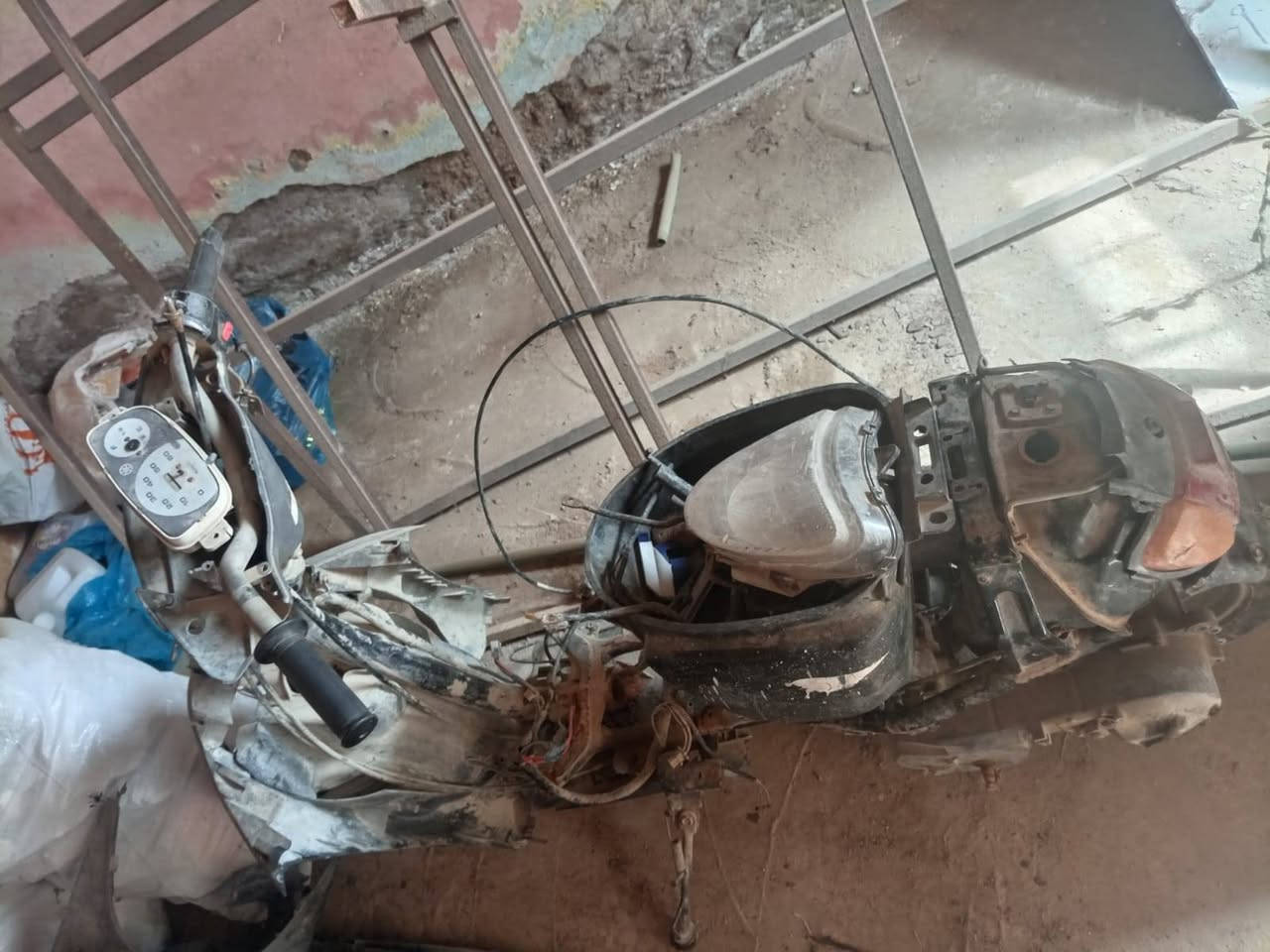 دراجة 5زروف متروكة
تفيد تفصيخ
***********
مكاني القرنه
