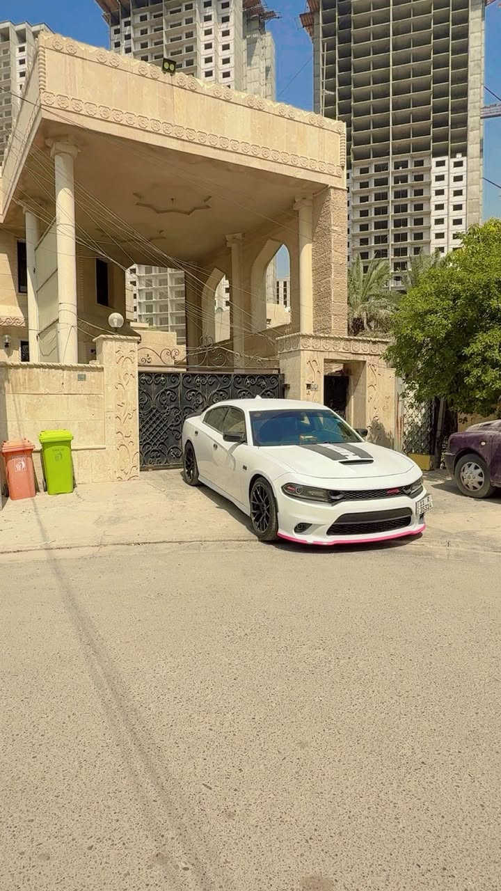 سلام عليكم شباب 
جارجر سكات باك للبيع 
موديل 2022 
اللون ابيض 
مكينه V8 / 6400ccm🐝🐝 
ماشيه : 35 m 
رقم بغداد بأسمي والتحويل ثاني يوم 
المواصفات 
——————————-
كشنات كنتاره احمر مختم ( سكات باك ) 
فجوج بريمبو 6 بستم 
اكسل قفل 3.9 
كير 8 نمر 
دبات موبار سود
شاشه كار بلي 
كشنات تدفئه تبريد 
4 مودات قياده 
ذاكرة خزن ميموري 
حساسات خلفيه + جانبيه 
كامره خلفيه 
وباقي مواصفات السكات باك معروفه 
الأضافات 
———————————
لدات اوركال متغير 
وسقف روز رايز

حادثها 
——————————-
جاملغ وبنيد فقط 

* علماً السياره مناقصها اي شي جاهزه مجهزه 
* لا بيها تكحيل ولا بارد وكشرها كلش حلو 
السعر 230 ورقه وبالعافيه على الي ياخذها
مكاني بغداد / المنصور
رقمي ***********
