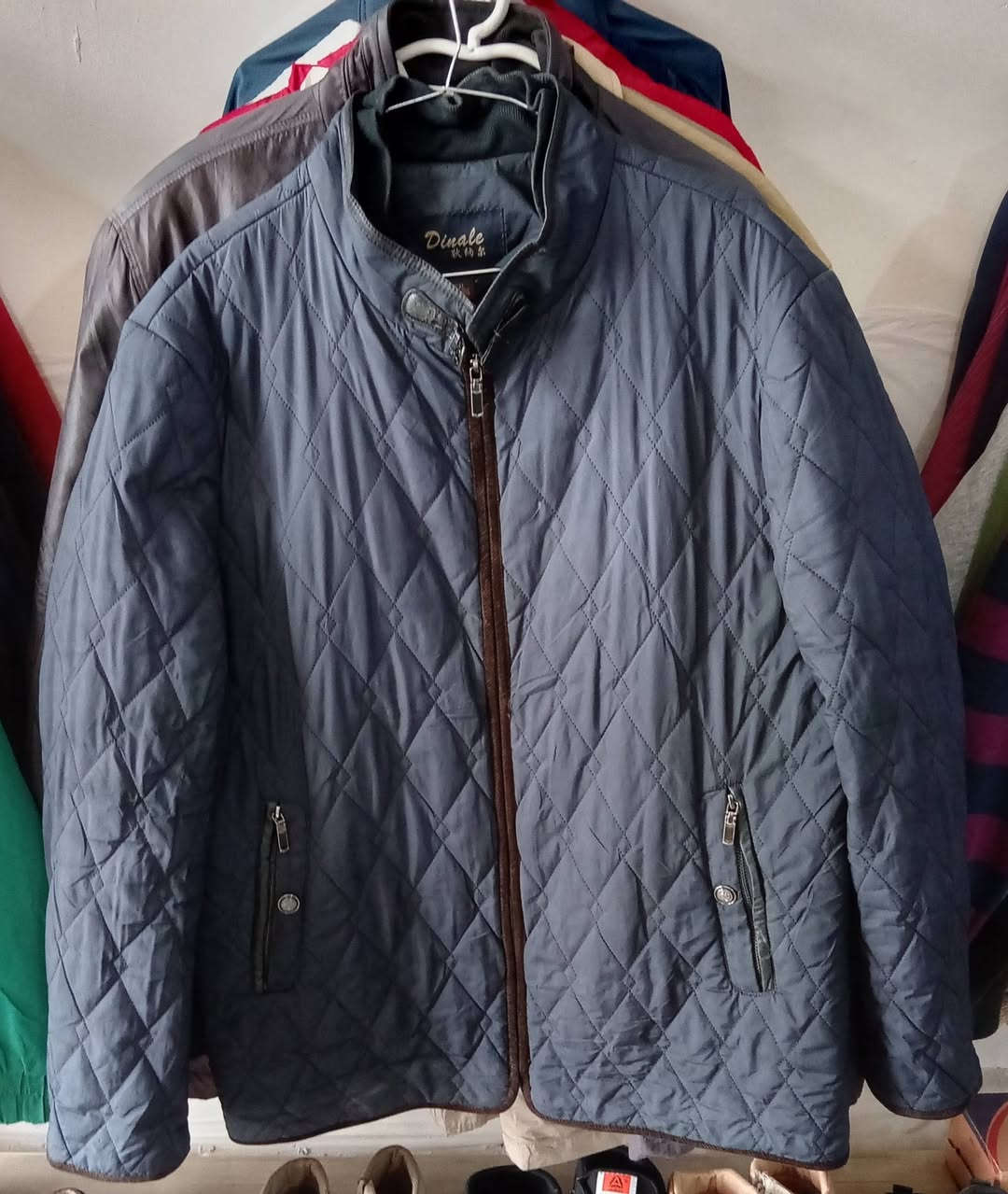 تخفيضات هائلة من محلات أبو علي
#قماصل_رجالية_وشبابية
ثخينة وخفيفة
New style 
#السعر
#٩_آلاف دينار فقط 

#العنوان
--------
الشارع المقابل لشارع حسينية أسد الله ومجمع محمد كمال الطبي
#قرب محلات بيع الدجاج والطيور قرب إعدادية صناعة طوز
#مقابل_قصابة_الرافدين ومكتبة الرافدين وكهربائيات غسان عساف وإنشائيات شفق
#بجوار مخبز عباس ممش ..
لدينا #خدمة_توصيل_داخل_مدينة_طوزخورماتو


**إذا كنت صاحب هذا الإعلان وتريد حذفه لأي سبب، رجاءا أرسل رسالة إلى الدعم الفني**