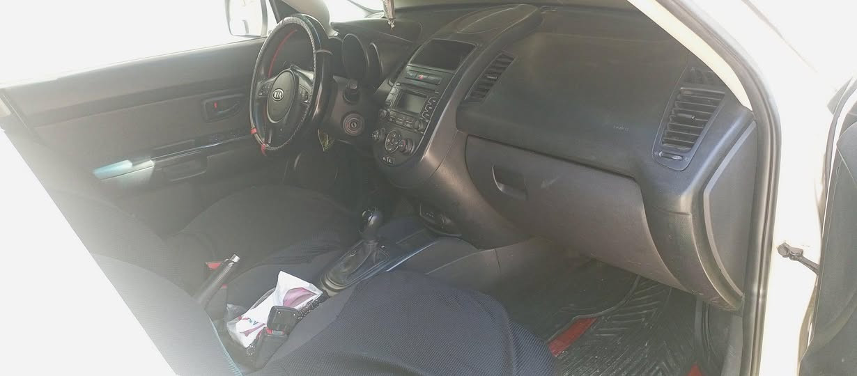 كيا صول موديل 12 محرك وكير شرط ماشيه 120 داخل وضع شركه نضيف جدا بيه طخه موضح بالصوره وبي مكانات بارد شي قليل اكو سونار تروح وتفحص محرك حجم 16 جيدي أي  بي كابون ماستر سعر 85 بي مجال موصل الايسر ساده وبعويزه سياره ماشاء الله نشطه سياره باسمي تريد وكاله تريد تحويل موصل, نينوى


**إذا كنت صاحب هذا الإعلان وتريد حذفه لأي سبب، رجاءا أرسل رسالة إلى الدعم الفني**