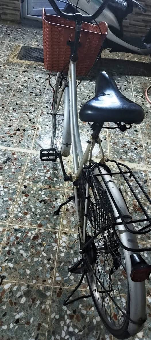 السلام عليكم
بايسكل بناتي للبيع
بايسكل نضيف مابي شي
يرادله شوي ترتيب
السعر:50وبي مجال
المكان:الحسينيه الراشديه
الرقم:***********
