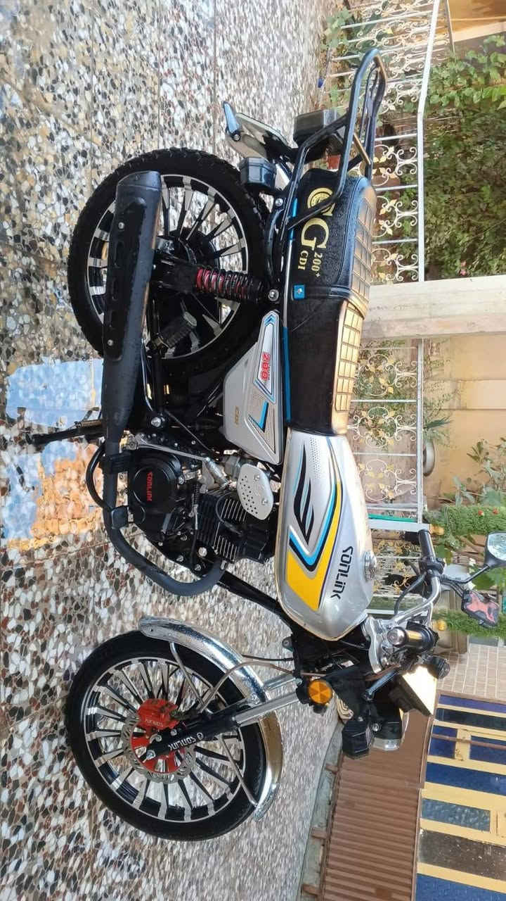 السلام عليكم سونك موديل 25 مكفولة كفاله عامه دراجه محرك 200 ضاغطه وزنجيل بدون رجه ابد  دراجه نضيفه حيل دراجه ماخذه من معرض سيزر اوراق معرض فقط وياه سعره 775 وبيه مجال مكاني بغداد حي الجهاد وهذا رقمي *********** واتساب
