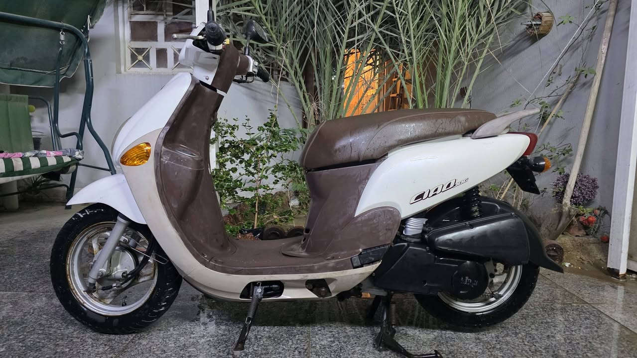 فله للبيع طالعه من حاويه صاله شهر سعر مليون 
***********
