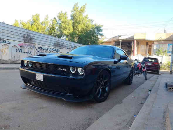 السلام عليكم
دودج جالنجر موديل 2023  
الفئة GT
السيارة فول مواصفات داخل ماروني جلد 
فتحة 
السيارة بيها قطعتين صبغ بنيد وجاملغ 
مكان السيارة بغداد حي الاعلام 
الرقم ***********
