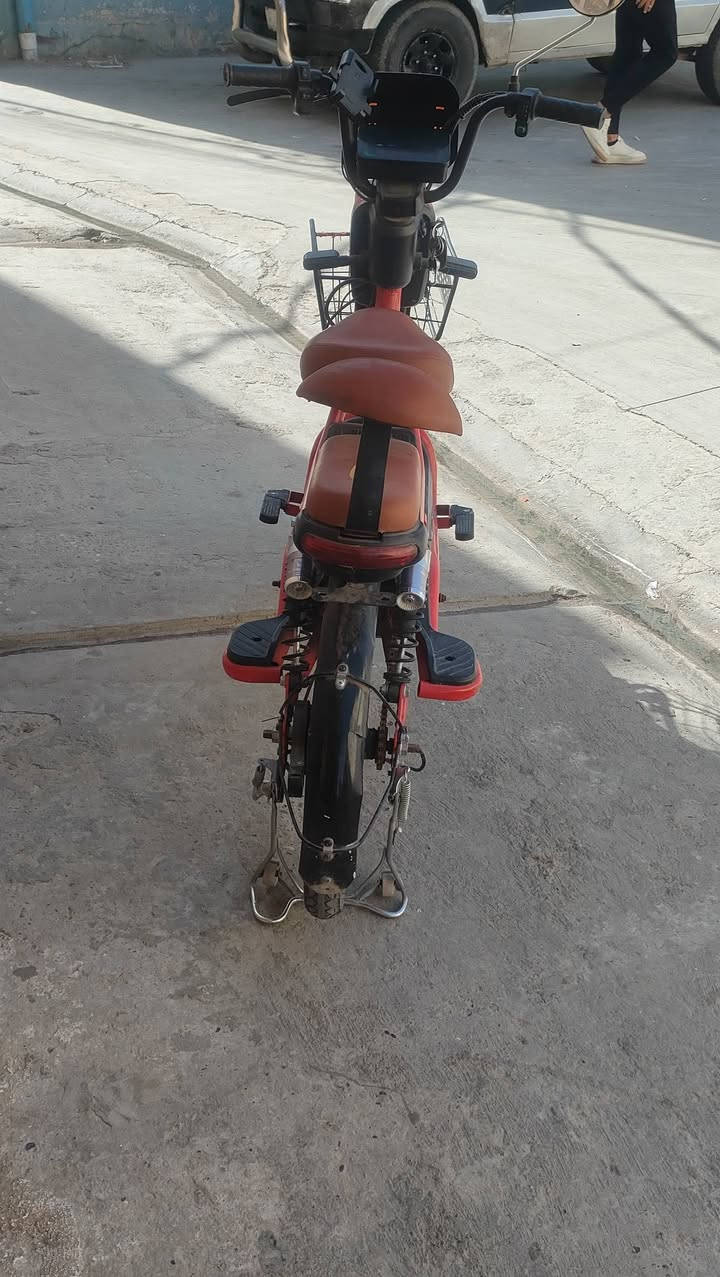 ماطور شحن للبيع حجم 20 وعدد البطاريات 5 للستفسار اتصل عل رقم ***********
