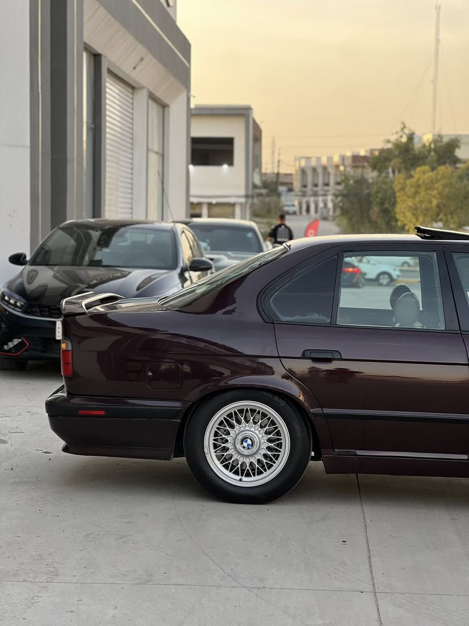 للبيع
BMW 
530-V8  مسكر اصل وفصل 
1994 اصل بدون تحديث 
Limited لمتد اصل فول

السياره مصبوغه عام للجمالية وموضح بالصور صفحات السياره كلش مرتبه 

1-بجم عريض 
2-مرايات منفصل بلاد 
3- سلايت طكتين اوتو شغال 
4- دعاميات M 
5- ويل خليه حجم 16 جديد 
6- سقف اسود
7-دبل ايرباك
8- دبل جكمجه
9-كمبيوتر 
10-قطعتين تبريد 
11- برده خلفيه 
12-داخل جلد بيجي كشنات+ابواب كارتير  
13-دبل كشن كهرباء +تكوات كهرباء 
14- تحكم ستيرن كهرباء شغال 
15- سيدي چنجر
16-اربعه جام اوتو
17-حساسات خلفيه شغال
18-ABS 

لايت بك لايت كله جديد

تبريد شرط ثلج 

كير شرط درجة اولى
محرك شرط درجة اولى 

السياره بدون اي نقوصات 

السياره باسمي 
سنويه جديد 
هزه+ فحص جديد 
رقم نينوى الجديد مسطره مشروع وطني تتحول بجميع المحافظات 

المكان نينوى 

السعر (88) وبيها مجال خابر وتدلل 

***********
***********

