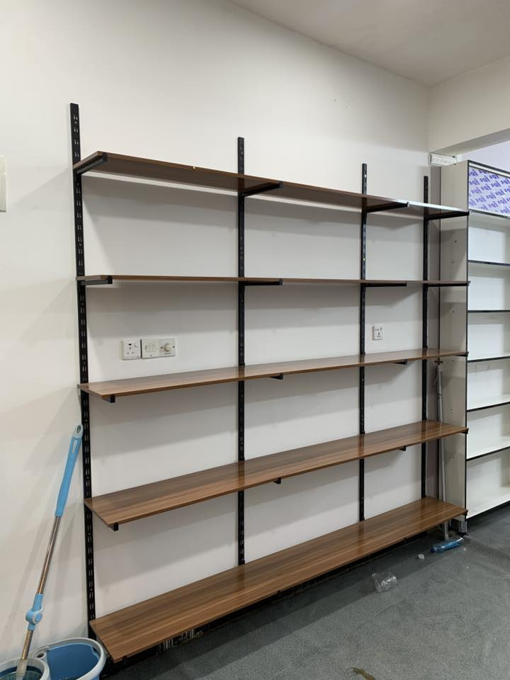 سلام عليكم رف تعليك طول مترين  نضيف  مكاني بغداد /***********
