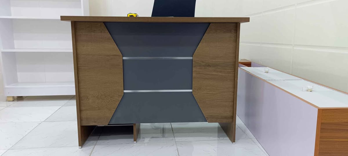 هەموو کەلوپەلەکان  زۆر تازەن و لۆکن ، هەروەها بە نرخێکی گونجاو ، ناونیشان :- سلێمانی ، ڕاپەڕین 
ژ.م :- *********** السليمانية, العراق
