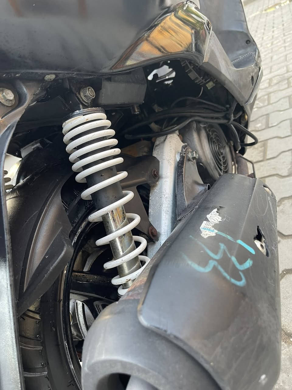 السلام عليكم سكنس كوري نثيه 140 الدراجه رمبه صار شهرين من اخذتها الدراجه نضيفه المحرك مكفول اي نقص مابيها دهن كله موتل اصلي الجاملغ موجود اني فتحته السعر 900 بيها مجال قليل 
رقم ***********
