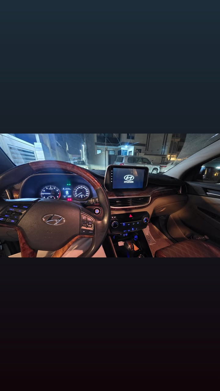 توسان خليجي ٢٠٢٠ للبيع 
السيارة نظيفة مكفولة مجرد ملاحظات بسيطة 
شباك لكزز
بغداد 
السعر 210 ورقة 
***********
