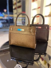 حقائب • جلد طبيعي • ألوان طبيعية