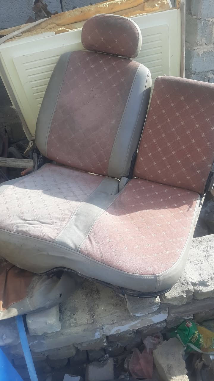 سلام عليكم باب بريجو هوه وجامته وماطوره ودرع استيل وقبوره مال منغولي كلهن 125
***********
