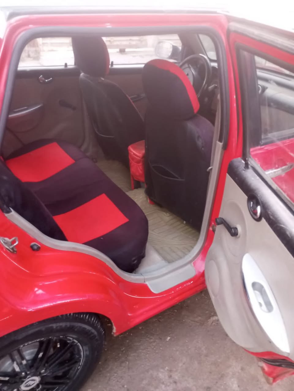 سلام عليكم
ليفان 320 موديل 2013 رقم بابل 
باب خلف السايق مبدله فقط لا صبغ ولا ضربه 
محرك كير كهربائيات كفاله 
سعر 35 وبيها مجال بسيط 
مكاني بابل 
رقم ***********
