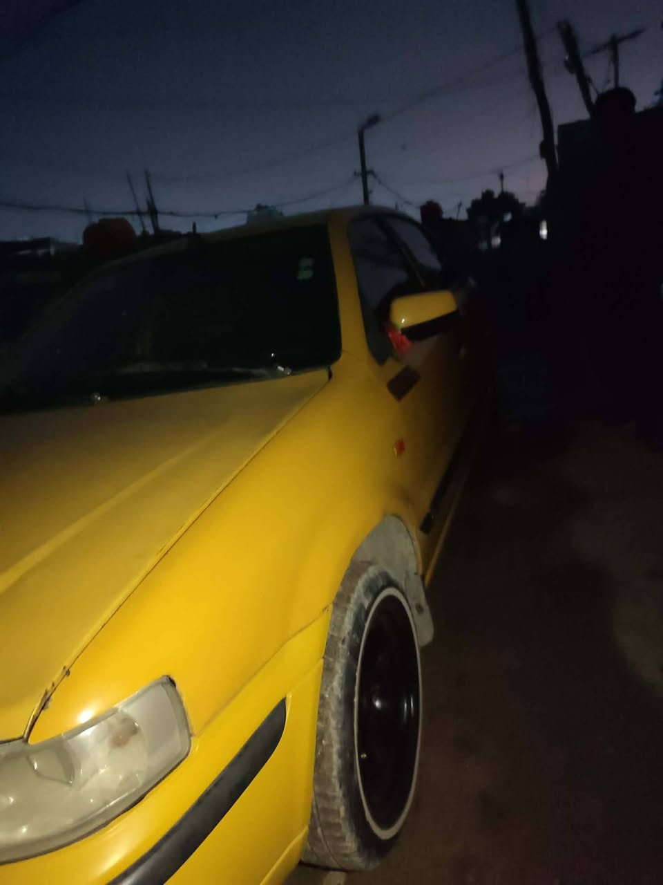 سمند موديل 11 سياره جاهزه جير ومكينه خير من الله بيها بس الباب اللي ورا السائق بي معجون*********** عنوان بغداد
