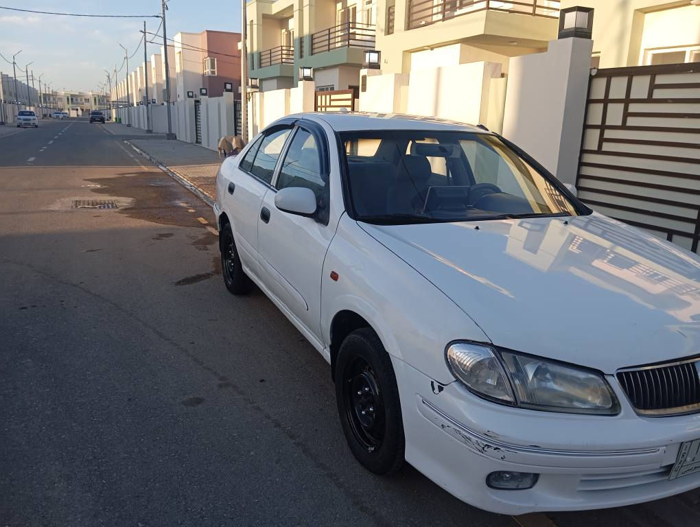 نيسان صني 2001 يسرا بلاد تبريد ثلج كير محرك حداديه تخم تاير كله تمام مكفوله من الحادث مصبوغه عام رقم اللماني نجف مكان السياره نجف السعر 68 للشراي الاتصال *********** النجف, العراق
