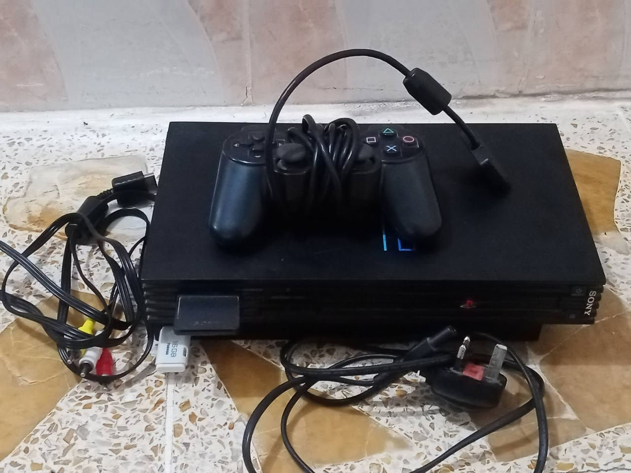 سلام عليكم سوني 2 للبيع جديد العاب كامله+نضيف مستعمل شي قليل السعر 55 الف وبيه مجال قليل*********** واتساب
