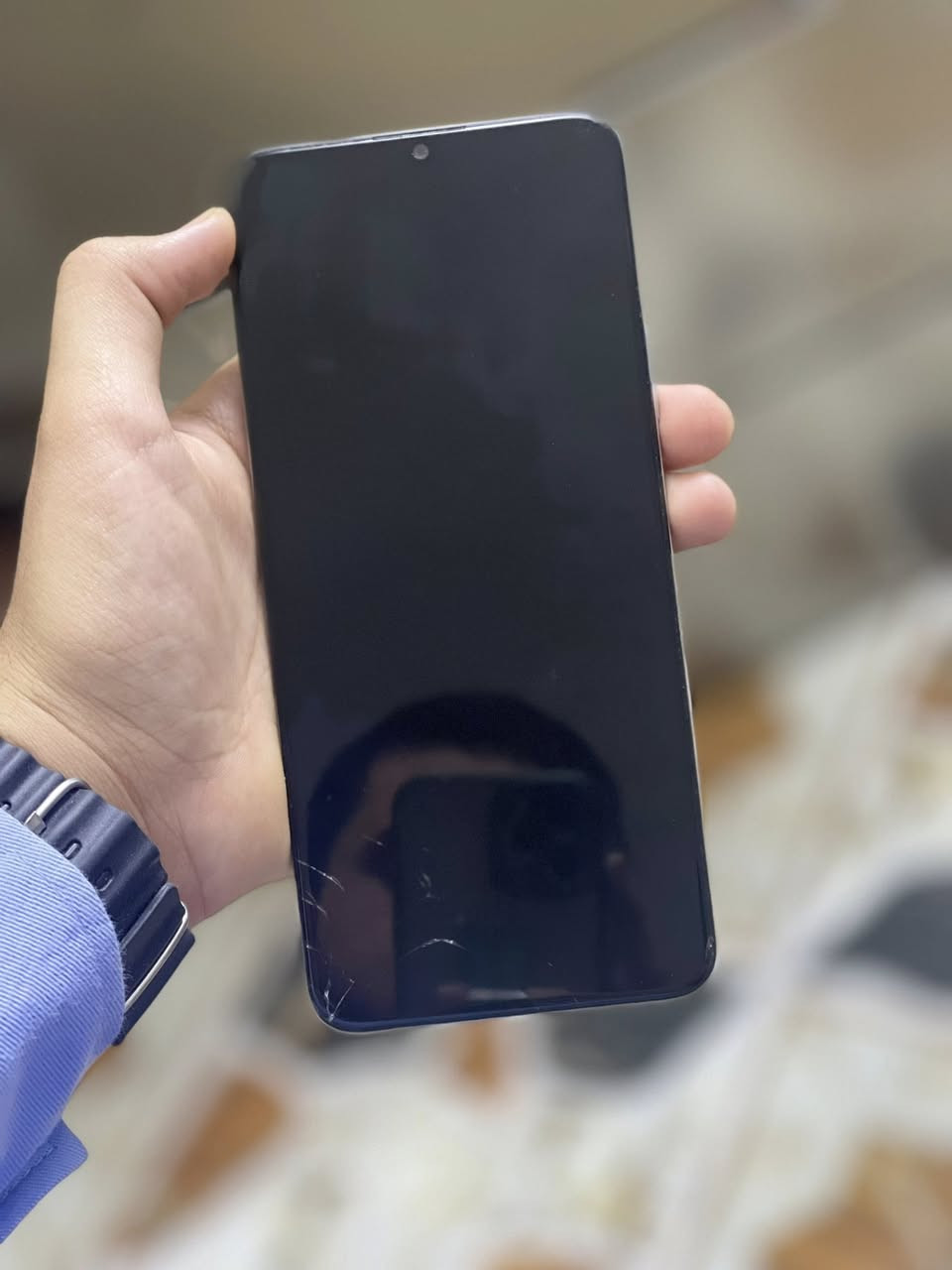 عمي هونر x7خوان والله جديد يفيدكم وينكم جماعت بلي أهل دلفري نساه بل شحن يومين انساه بطاريه عملاقه 5000ذاكره ١٢٨بصمه وجه فقط هاذه كسر بل شاشه سطحي ونطيك بي ضمان لا يشكل ولا يعلك ب٨٠قفل قفل قفل جماعت فكريات لحد لحد يدخل عليه بب٧٥مابيع ب٨٠قفل والله تفاليس بهيجي جهاز فخم ***********
