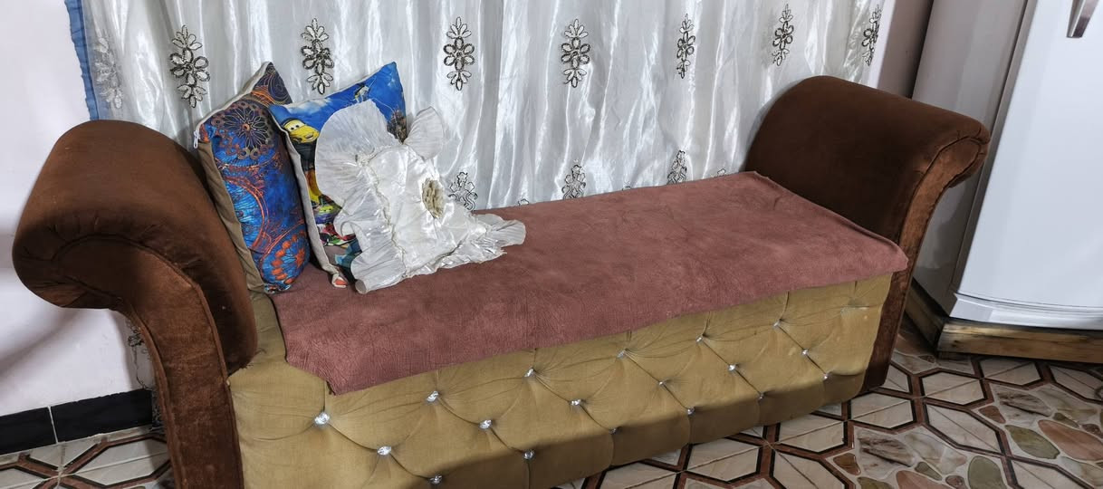 السلام عليكم ورحمة الله وبركاته
غرفة للبيع نجارة درجة اولى مكاني بابل 
السعر 900 وبيها مجال 
***********
