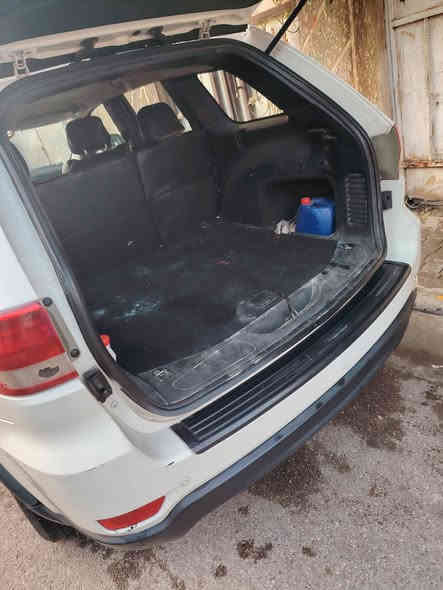 سلام عليكم للبيع جيب شيروكي 2011 سنويه 27 رقم بغداد سياره وارد أمريكي داخله كلين بيه حادث بل عراق باب مبدل خلف السائق و الجاملغ شبر بي صبغ خلف السائق مكينه 6سلندر مكينه 3600شاشه كبيره حساسات خلفيه كير ومكينه مكفولات تبريدها ثلج سياره بسمي تحويلها ثاني يوم
و وين ماتريد وديها افحصها السياره استخدام شخصي
***********
مكلف بنشر رقم صاحب السياره موجود السعر ١٦٠
