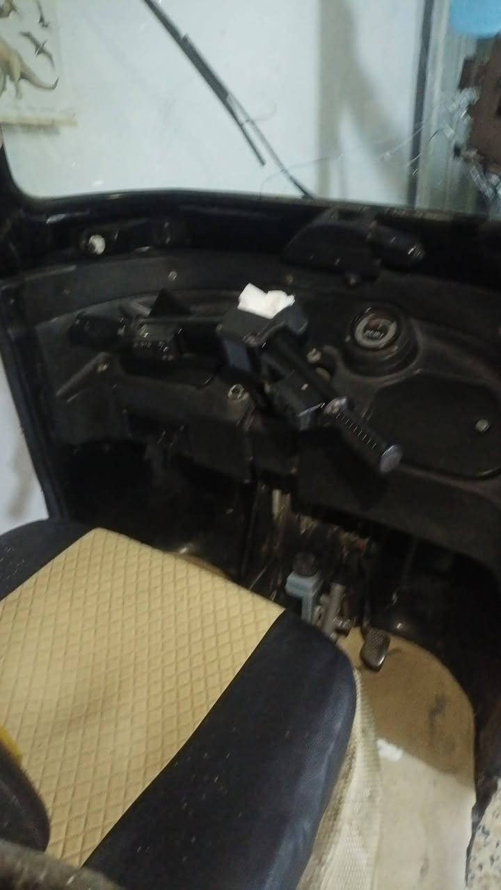 باجاج موديل 20 سنويه بأسمي جاهزه مجفت بيه طخطخات بصيطه ب6 ملايين وبصيط ***********
