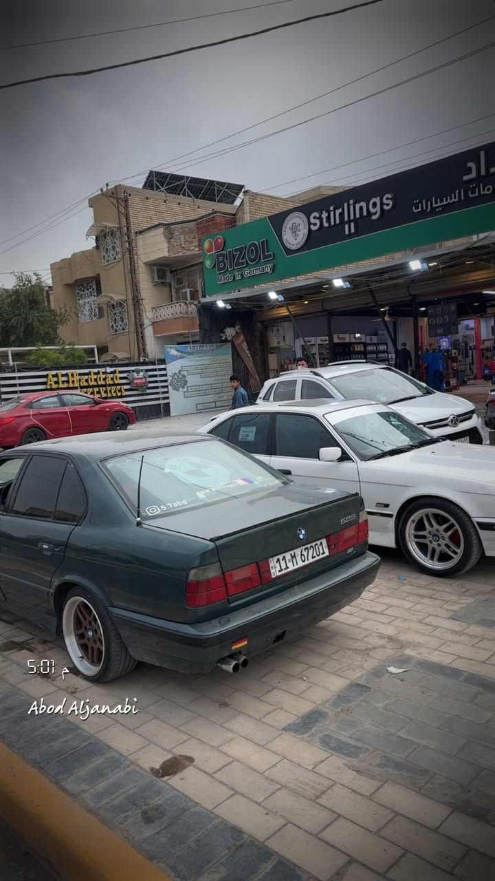 سلام عليكم 525 مسكر عدل موديل 92 رقم بغداد الجديد
تبريد شغال 
كير محرك انضاف 
غرفتها m يحتاجلها دوشمه  
بيها معجون بلقماره واكعه عليها سقيفه بس الجهه عكس السايق  مكاني بغداد دوره رايد مراوس ب كمارو موستنك جالنجر وانطي فرق  
***********
