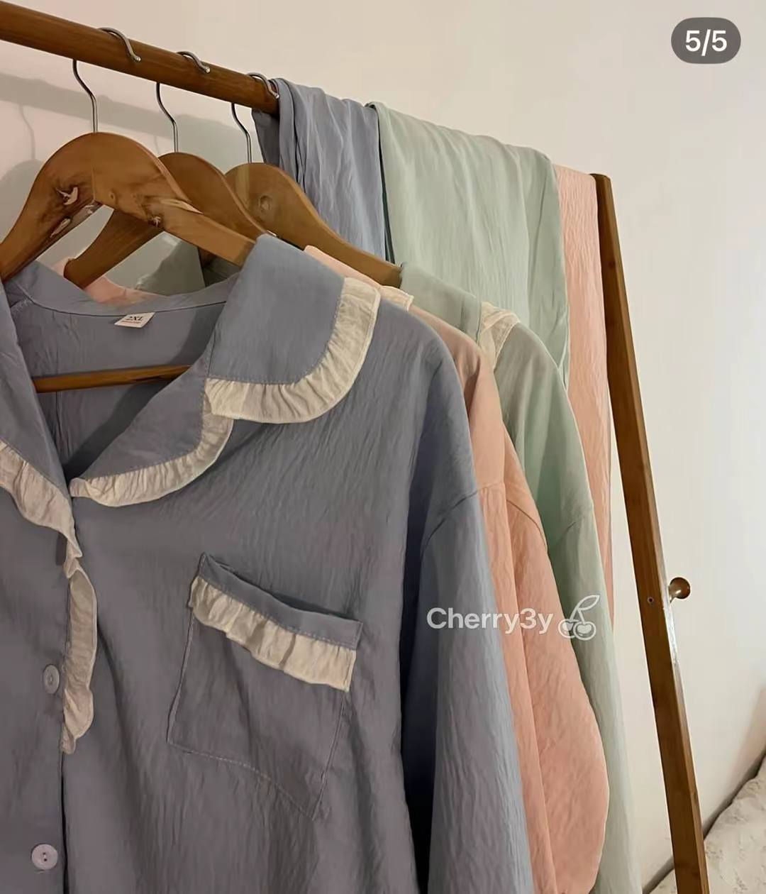 بجامة نسائي
 قماش دومين قطن طبي درجة اولى 
قياسات (2-3-4)XL
وزن ٥٥ الى ٩٠ كغم 😍


**إذا كنت صاحب هذا الإعلان وتريد حذفه لأي سبب، رجاءا أرسل رسالة إلى الدعم الفني**