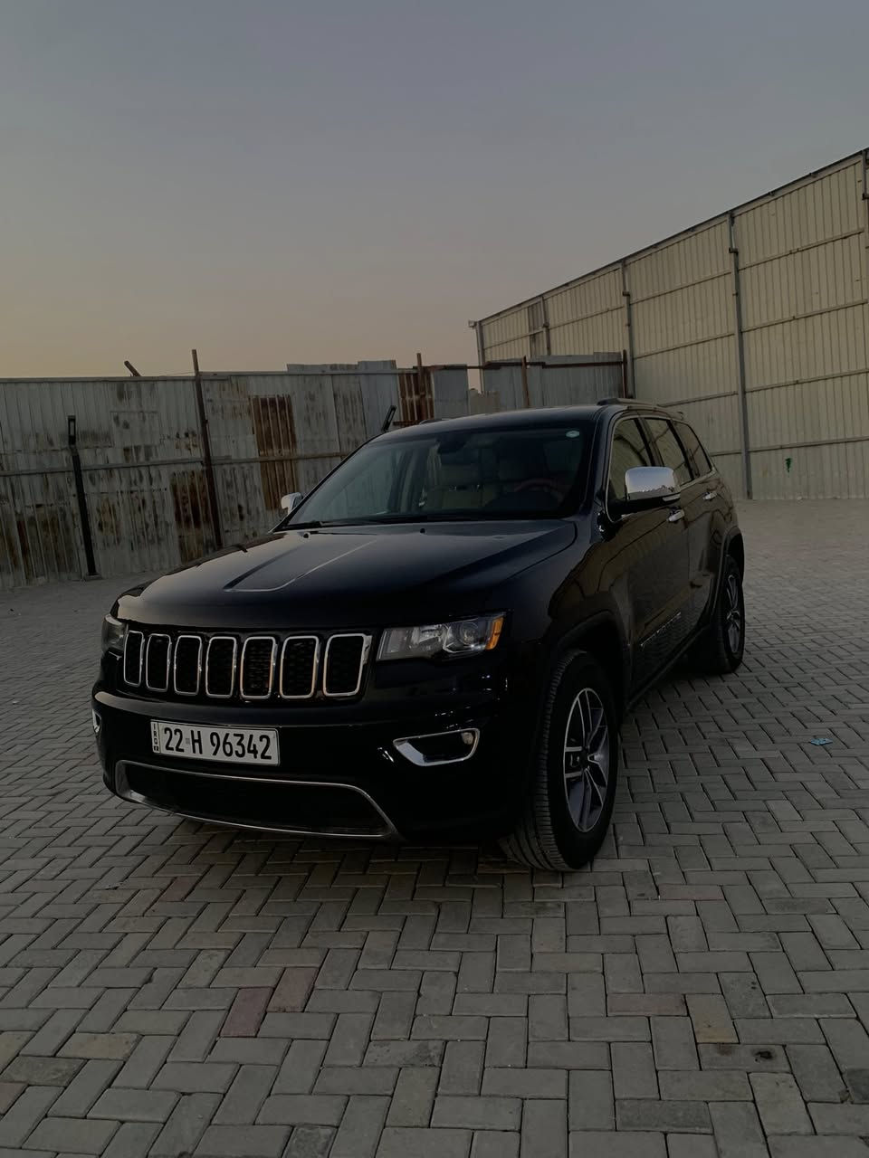 السلام عليكم جيب لمتد 2022
الموديل 2022

المحرك : V6.  3.6L . 

العداد :40 ألف

رقم اربيل هزة وسنويه ورقم جديد بسمي

المواصفات 

فول الخير من عدة الجكات ول فور ويل 

* رادار جانبي مع مانع تصادم .

* تحذير النقطة عمياء ⚠ .

* ويل قياس 20 انج .

* فتحة سقف . بنرامة 

* شاشه كبيرة 8.4 انج . 

* نظام الخرائط (GPS) .

* ستيرن تدفئة . 

* تشغيل عن بعد .

* صندوق كهربائي .

* حفظ وضعيات الجلوس (ميموري) . 

* المقاعد الأمامية كهربائية .

* المقاعد الأماميةتدفئة .

* حساسات أمامية

* حساسات خلفية . 

* كاميرا خلفية .

* تدفئة ستيرن . 

* المرايا الجانبية قابلة للطي .هيترات بل جام 

* مرايا متحسسه للضوء العالي . 

* مانع تصادم خلفي .

* بلوتوث تلفون . 

* محدد سرعة . 

* نظام التشغيل والاطفاء الاوتوماتيكي ( Auto Start System ) .

* نظام بريك اوتماتيكي ( Auto Break System ) .

وباقي المواصفات معروفه السيارة 

السيارة  بدون دواخل ومصلحة أب مريكة اني مستوردها بسمي علاوظع الشركة ول تصوير موجود مصلحة هناك وكاملة 

السعر 32وبيها مجال للطيبين 

رقم الهاتف *********** 

العنوان بغداد
