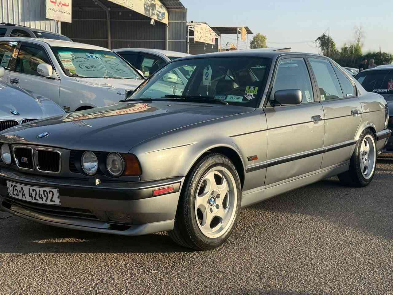 سلام عليكم للبيع BMW 1992 وارد يابان 
فول مواصفات سلايد كير اوتوماتيك تبريد
كير مكينه 525 اصل بشرط بدون عيب
صبغ عام جماليه بدون خياس او ظربه 
رقم كركوك سنويه رقم جديد مشروع وطني
سياره بدون نقص كلها جديد كهربائيات
مكان سياره كركوك
***********
