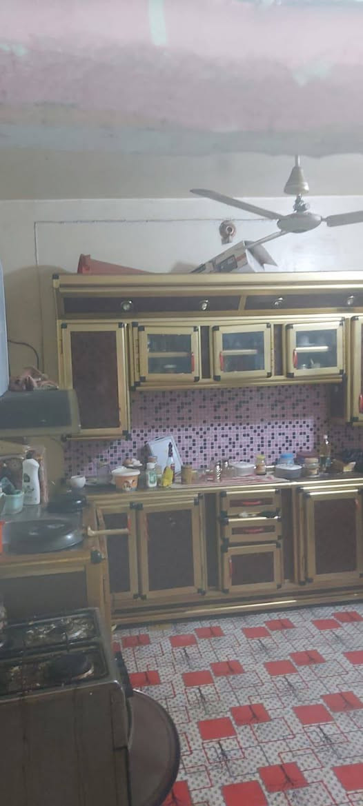 يتوفر دار مثث اللايجار
العنوان البصرة  في القبلة حي الحكيم

يحتوي البيت ع غرفة ومطبخ ومخزن وصحيات ودوانية طابق واحد يورجر مع الاثاث او بدونة حسب الاتفاق سعر اليجار 450
ستفسار ابو عباس ***********
