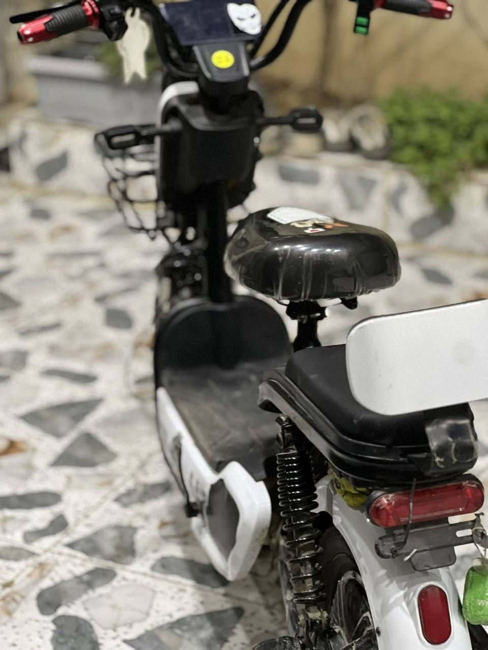 ماطور شحن للبيع نضيف قبل شهر اخذتو جديد بطريات جديده ملف جديد الماطور متوازي عليه    الماطور مو ديل  2025  بصمه اواسويج احطياط بي قفل داخلي  لسعر  230  الف بي مجال بسيط الشاحنه كامل ا الستفسار على الرقم ***********  او لادوخني مو شراي
