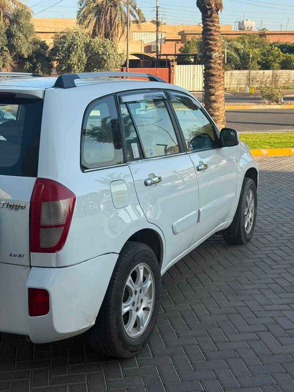 سلام  عليكم للبيع تيكو ٢٠١٤ رقم بغداد انكليزي الجديد بدون ضربة او تبديل   مابيها  اي نقص كير مكينه صدر أمامي خلفي كله تمام  مكينه ٢٠٠٠ كير ميكانيك المرغوب كشنات جلد بلاد تحكم ستيرن فتحه كهرباء شاشه كامره بلاد تبريد ثلج تدفئه بلكشنات  مكان السياره حي الجهاد  قرب مسبح الرافدين رقم الهاتف *********** السعر ٦٤ وبيه مجال حك الجيه تحويل ثاني يوم السياره باسمي
