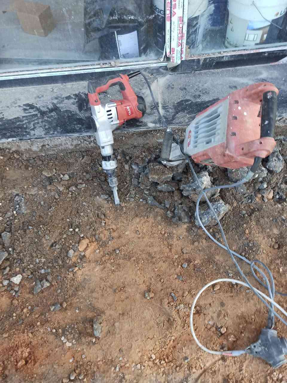 السلام عليكم كادر اختصاص تفليش جدران ارظيات صب تگشير آي شي يخص التفليش معه رفع النقاذ 
*********** واتساب
