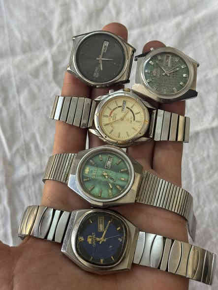 مجموعة ساعات للبيع شلع العدد 27 قطعة 
سعر القطعة 28 الف
ياباني سويسري
اتوماتيك 
نصب
بطارية 
يوجد توصيل جميع المحافظات 
***********
