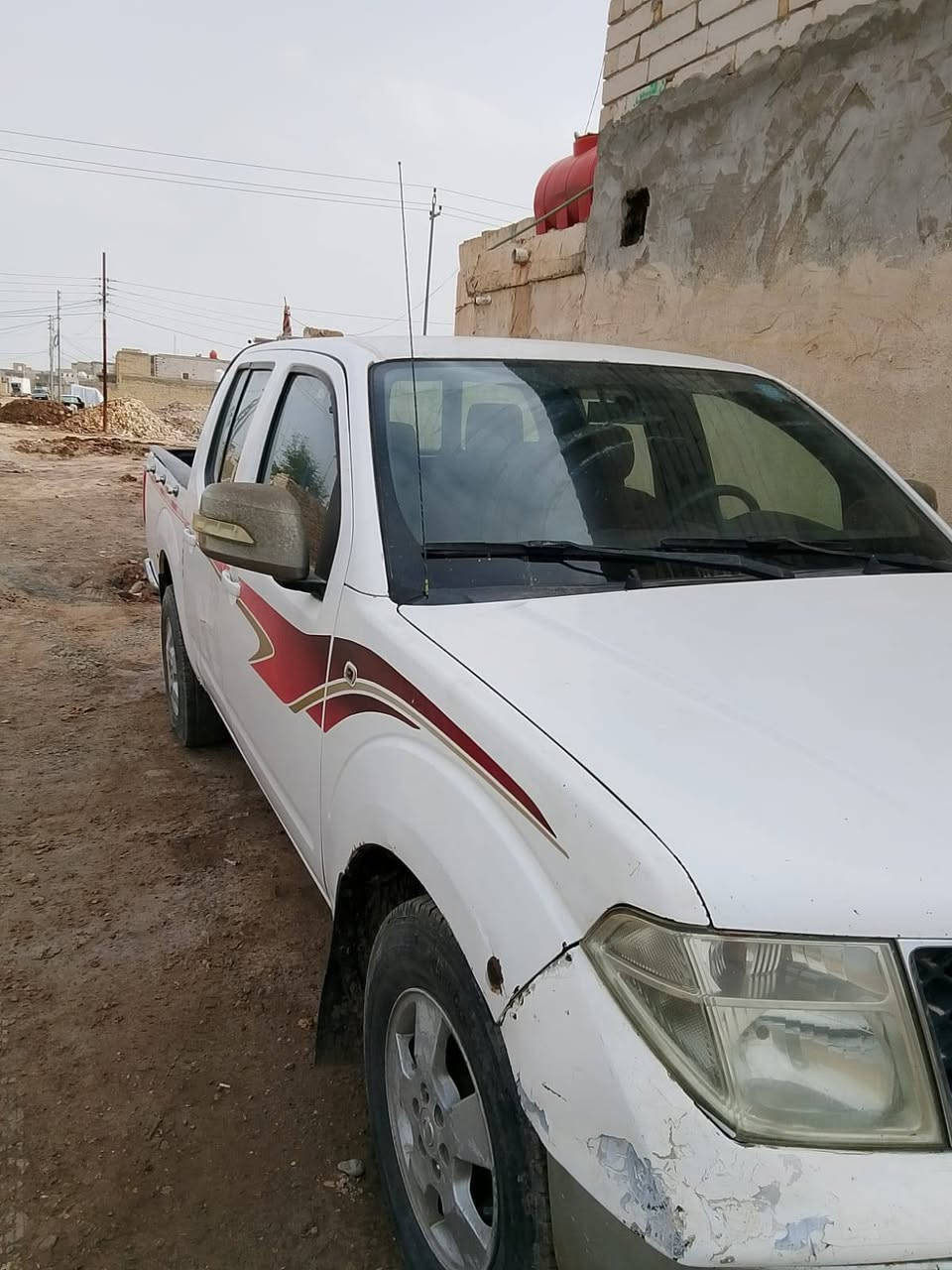 سياره نوع نيفاره  موديل 2010 رقمها واسط انكليزي الجديد شرط التحويل السياره حلوه محرك لا تنقيص ولا تبخير  كير اوتوماتيك  كهربائيات كلها شغاله  دواخل أيضا حلوه ومرتبه سياره الكشره شوف العين والسياره باسمي مكان السياره الحالي ميسان نهاوند سعرها 75 وبيها مجال بسيط
تفاصيل اكثر الاتصال على ***********
