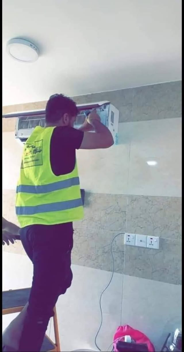 لنقل الاثاث داخل كركوك وخارج  السلام عليكم زبائننا ***********واتساب /اتصال
ويانه💚كلشي سهل باذن الله 💚 من نقل الاثاث العام 🚛والتحويلات من بيت🏡 الى بيت اخر 🌹🏘️ توجد سياره  (هينو  +كنتر+(كيه) وكادر كامل من العمال الموهوبين في حمل الاثاث🦸🥷 والتحمل بما يرضي الله ويرضيك.
يوجد نجار يفتح ويشد الغرف عراقيه🇮🇶-تركيه🇹🇷-ماليزيه 🇲🇾 وايضا فتح وشد جميع انواع السبالت ❄

ما عليك غير انه تتصل وتدلل خلال دقائق تجيك قائمه العمل والاسعار وانت تختار الي يعجبك... 
وعند الاتفاق عليك الجلوس واحنا في خدمتك 🧿🕴️..وكل شي حسب 
طلب الزبون❤

فقط عليك الاتصال***********اتصال/ وتساب +ماسنجر الصفحه
